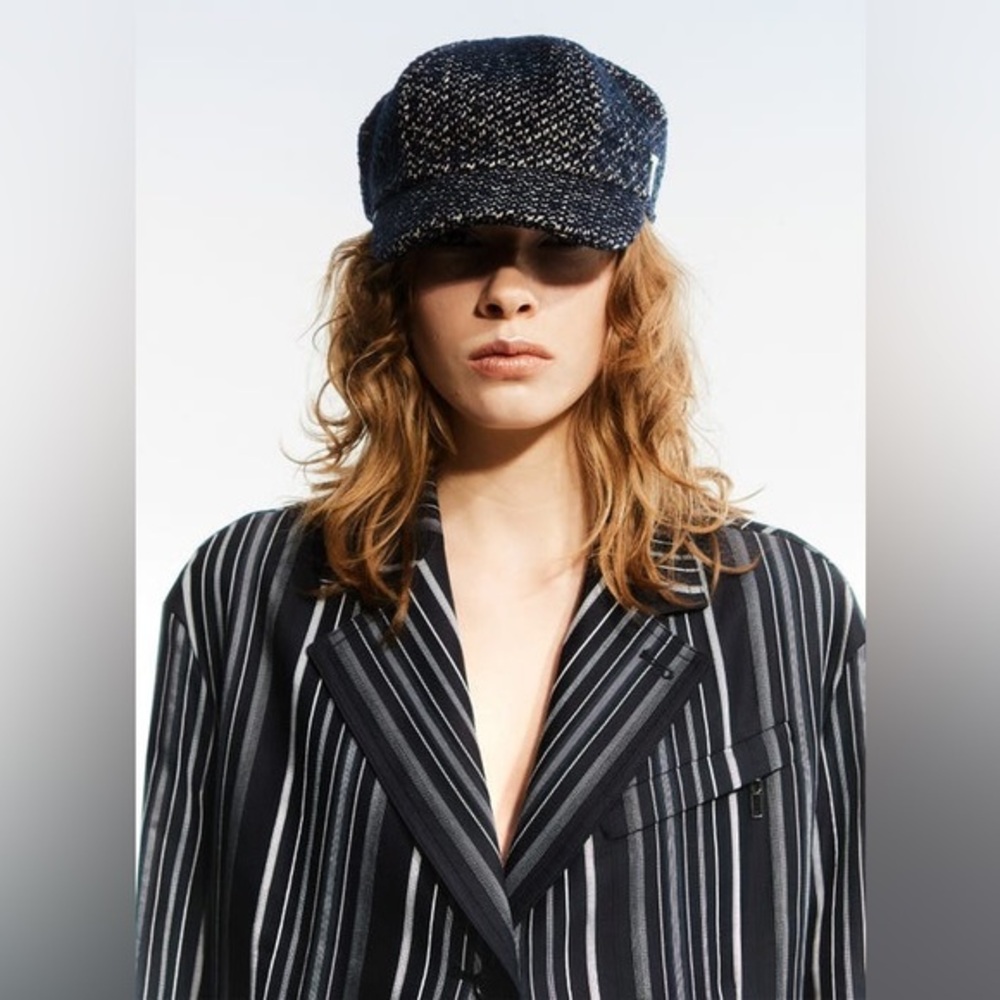 TheOpen Product
Tweed Newsboy Cap, Navy